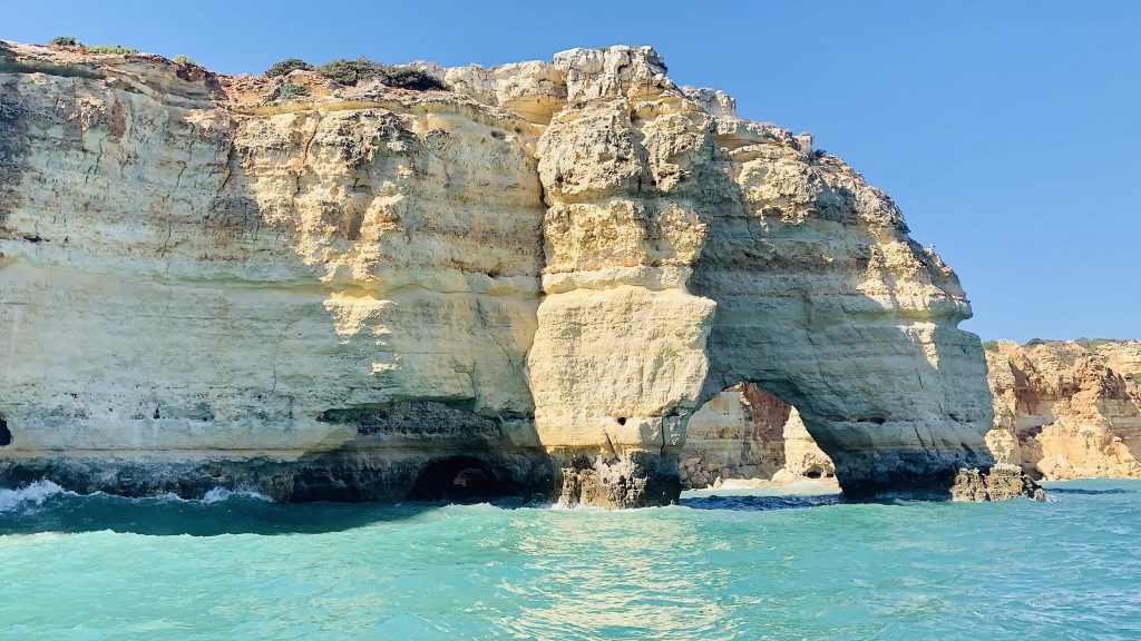 Descubre el Algarve porugué con Viajoteando. Planing, guías, mapas, dónde comer, y todo lo necesario para recorrer el Algarve.
