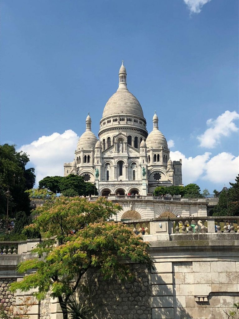 París la ciudad del amor, del buen vino, centro mundial del arte y la moda. ¿Qué espera para verla?. Aquí te dejamos varios Post para que descubras cada rincor de esta bella ciudad.