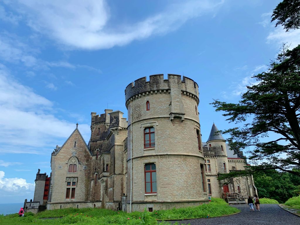 Hendaye es una comuna fronteriza francesa perfecta para los meses de verano y estupenda para conocer tranquilamente el resto del año. Entra y descubre tinerario