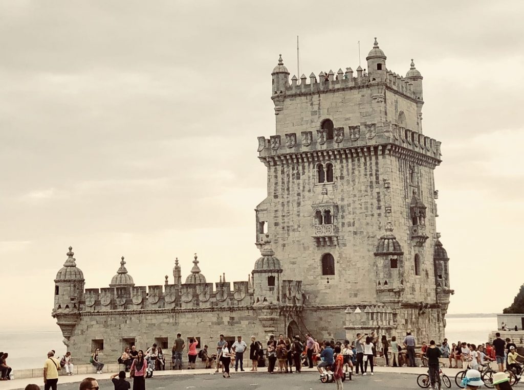 Lisboa nos ha dejado con ganas de más y eso sólo puede significar una cosa, te dejamos que la descubras con nuestras guías, mapas y todo lo que necesitas.